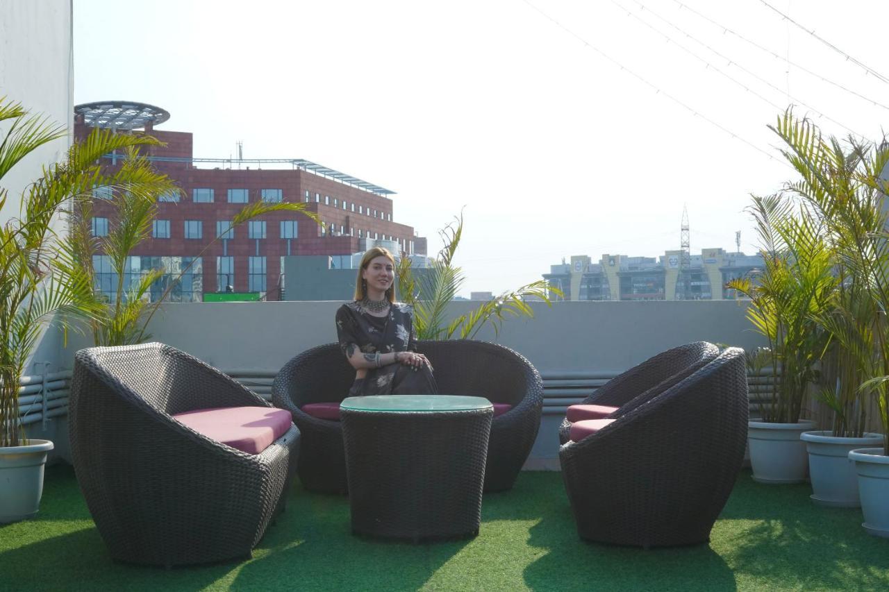 Saltstayz Hotel Huda City Center Gurgaon Exteriör bild